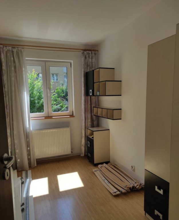 Apartament de 3 camere ( Centrala proprie )-Astra