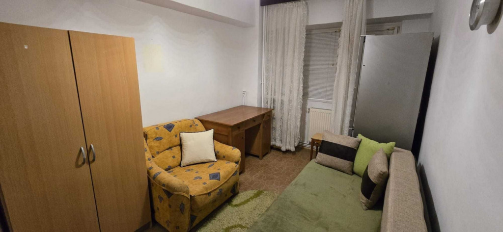 Apartament de 3 camere ( Boxa-Parcare )-Florilor