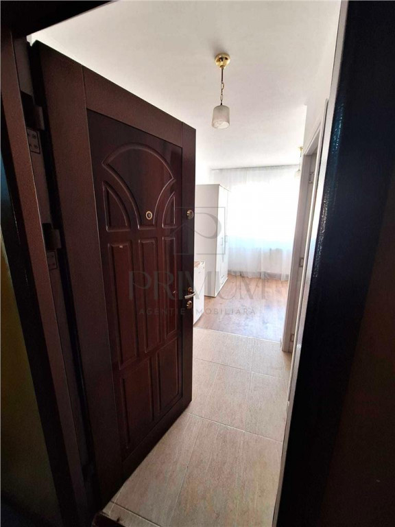 Garsoniera Renovata Complet - Etaj Intermediar - Bloc Anvelo