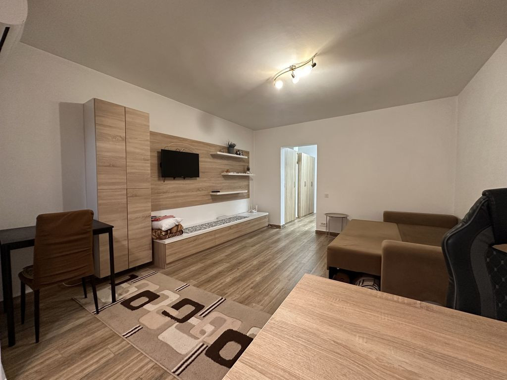 TITAN - Costin Georgian | Chirie Garsoniera la 7 minute d...