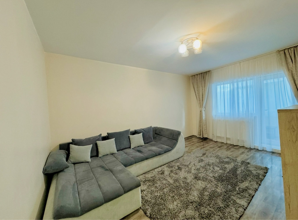 Inchiriez apartament 2 camere in Centru mazepa 2