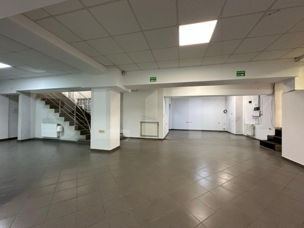 Spațiu comercial de închiriat, 180 mp - Zona Centrală, Cu