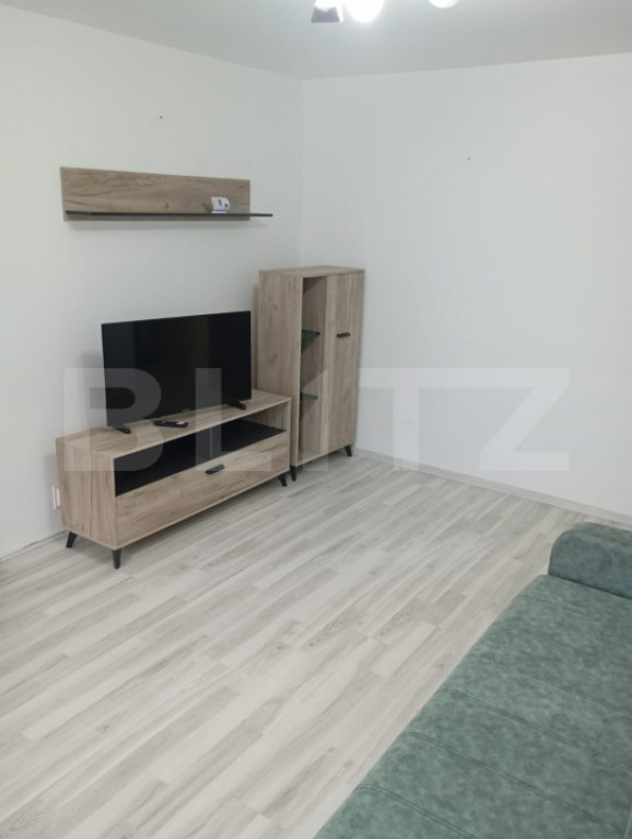 Apartament 3 camere, 48 mp, zona Micro 6