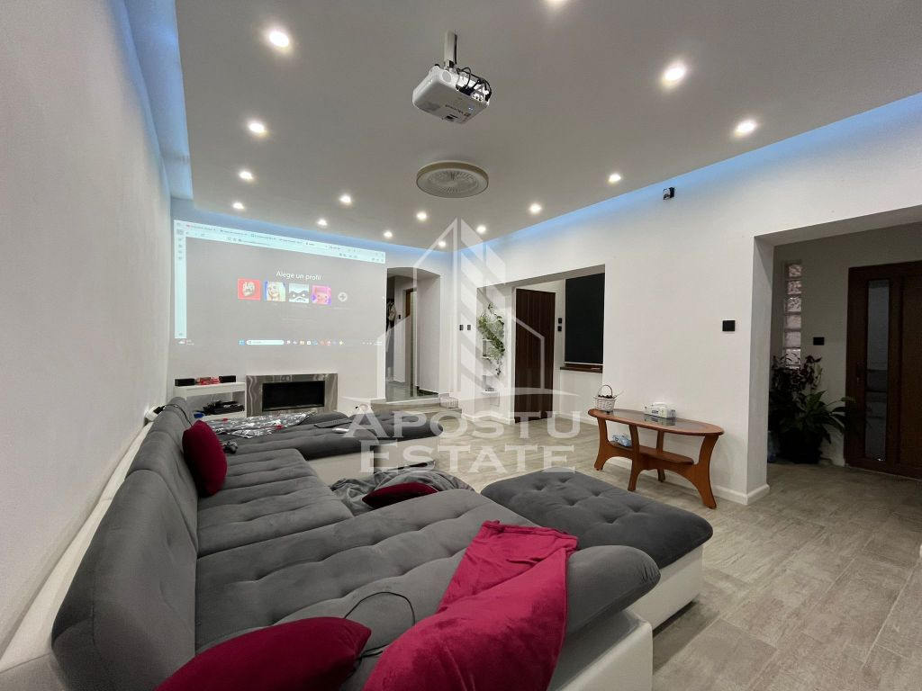 Casa individuala, 6 camere, 3 bai, garaj,acces auto, tere...