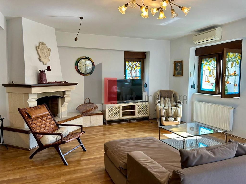 Apartament/Duplex cu 4 camere de inchiriat in zona Vatra ...