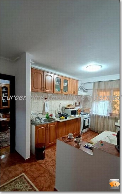 Apartament 3 camere decomandate zona Tomis 3