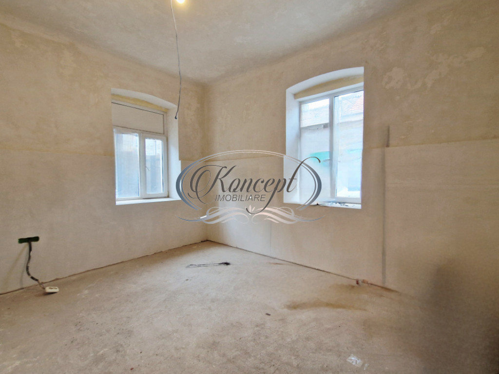 Garsoniera renovata, in zona de case, locatie centrala linis