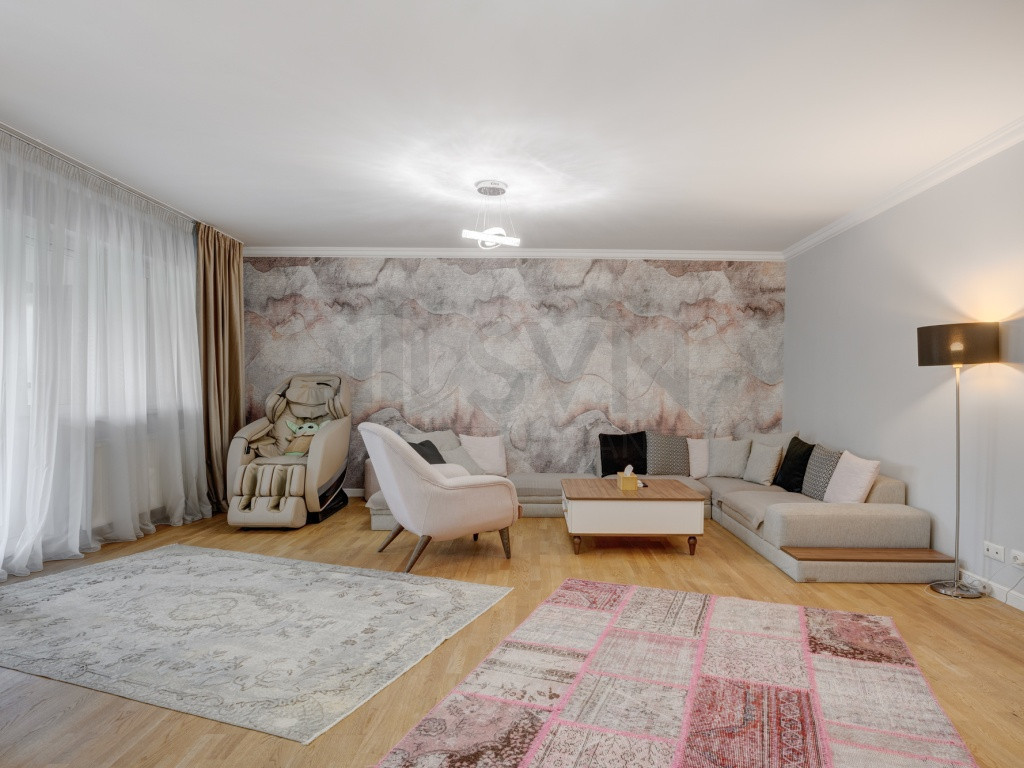 Apartament 3 camere l Curte l Parcare