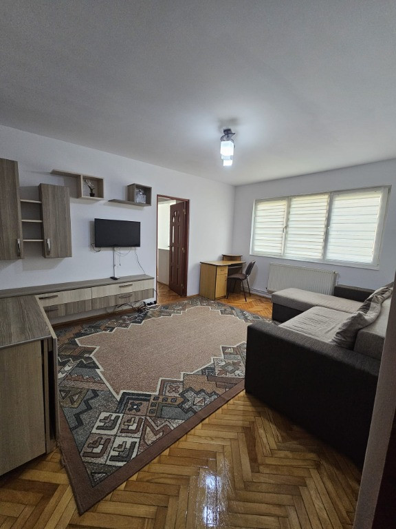 Cuza Voda, 2 camere, etaj 2