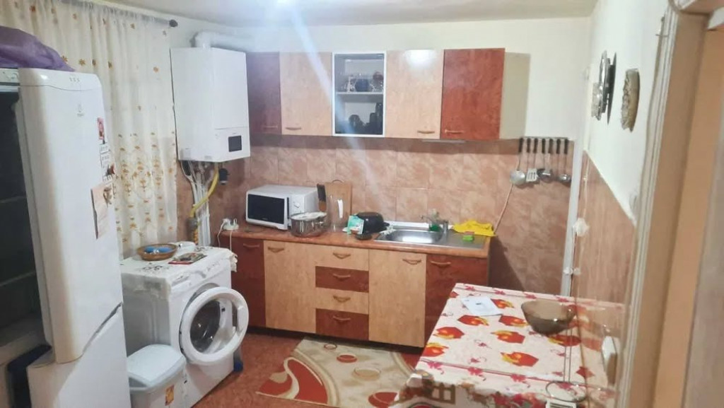 Casa cu 3 camere zona PACII