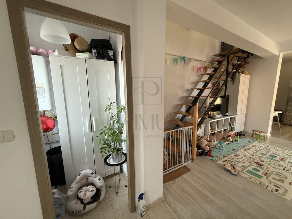 Utvin- partial mobilat si utilat- strada asfaltata- 4 camere