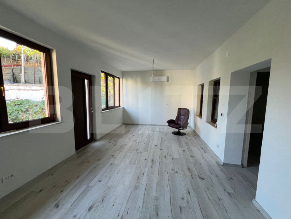 Casa 2 camere, 43 mp, zona Centrala