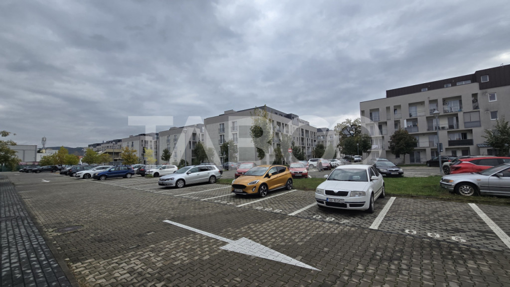 Apartament de vanzare 2 camere mobilat utilat parcare subter