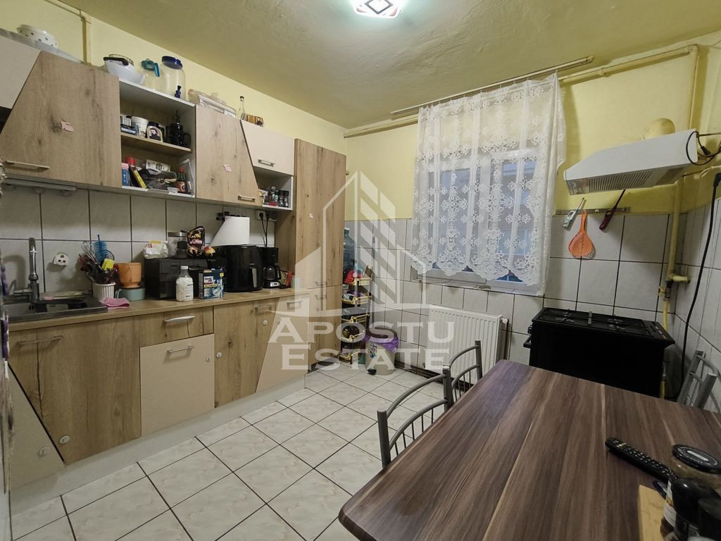 Apartament cu 3 camere,decomandat,centrala proprie,zona D...