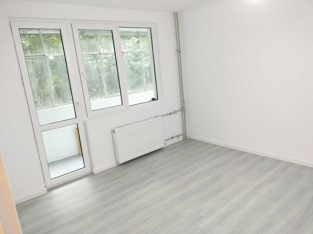 APARTAMENT 2 CAMERE, 5 MIN P-TA SUDULUI, RENOVAT