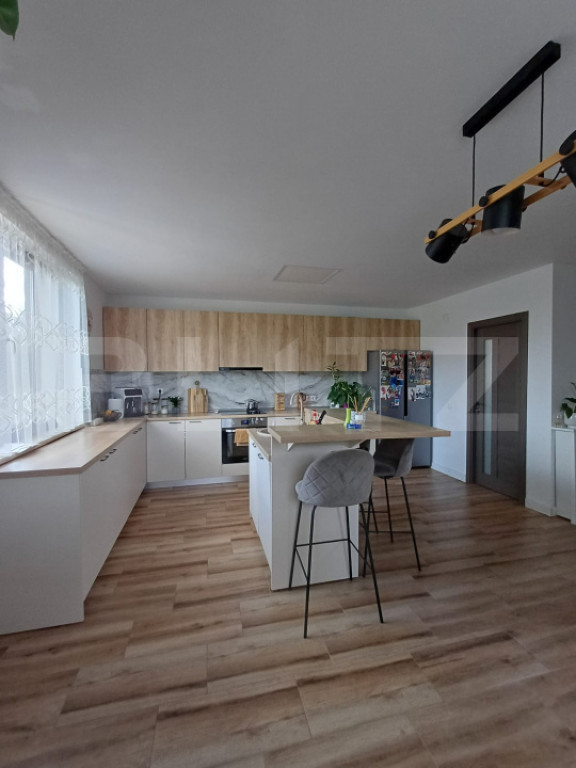 Casa individuala 338 mp, teren 1400 mp, in Mihai Viteazu