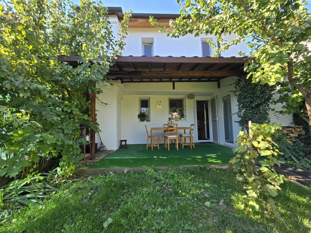 Casa individuala la curte Bucurestii Noi