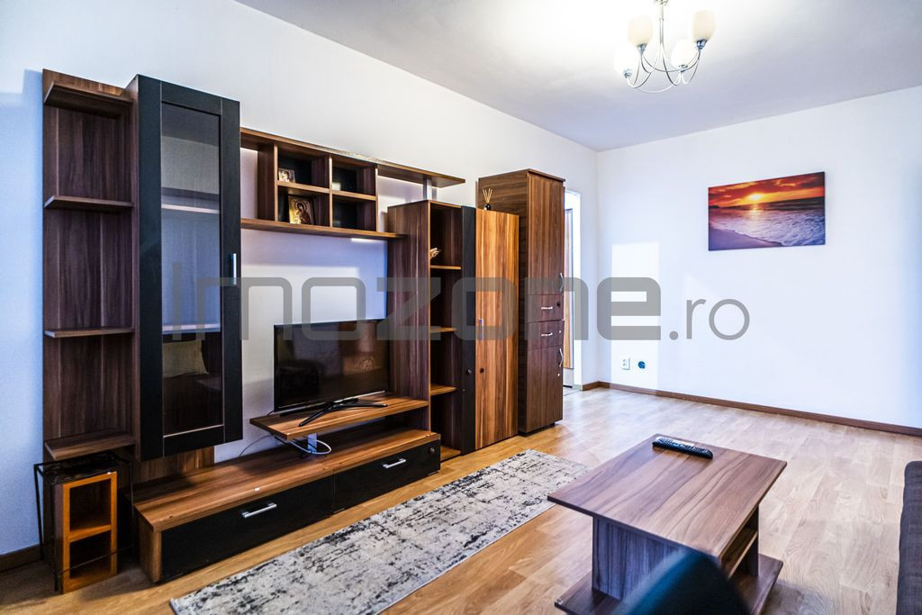 Apartament deosebit, piata Veteranilor, bloc stradal, rea...