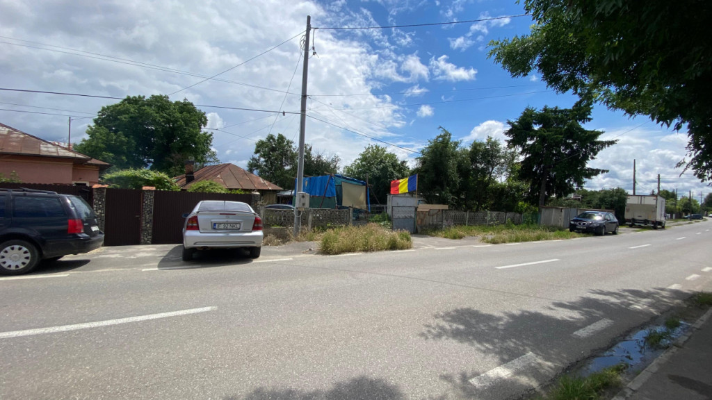 Teren 2133 m² utilități și ieșire la drum asfaltat