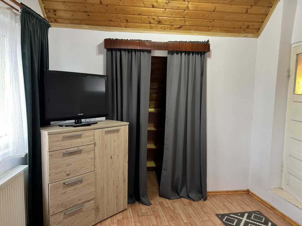 Garsoniera la casa terezian str mesteacanului et 1