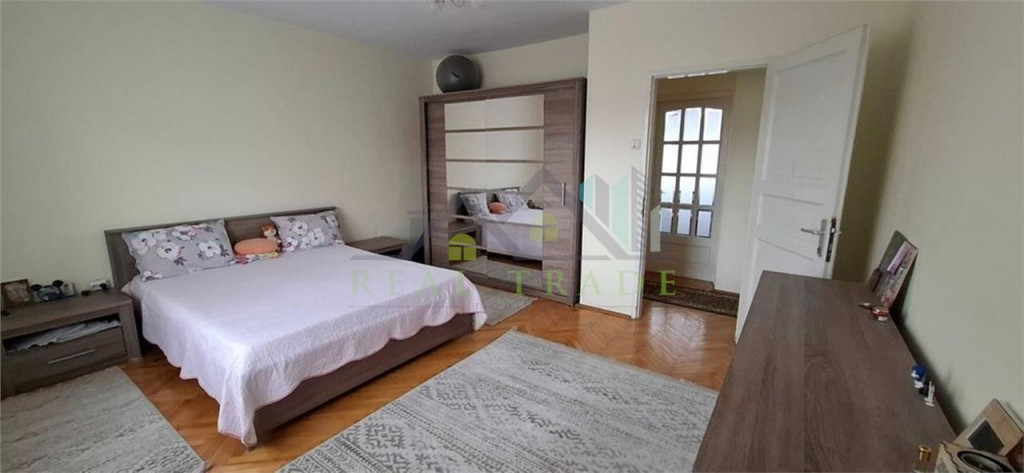 Apartament 3 camere bloc vila zona Garii- Piata Dacia