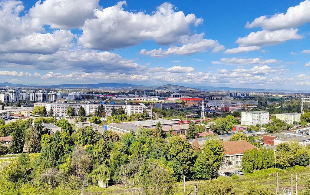 Parc si Facilitati in Zona