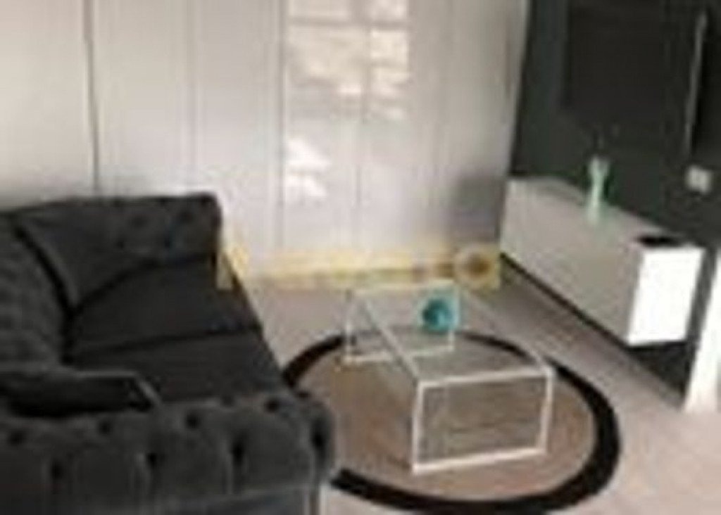 Garsonieră Plaza | De Închiriat | Metrou | Etaj interme...