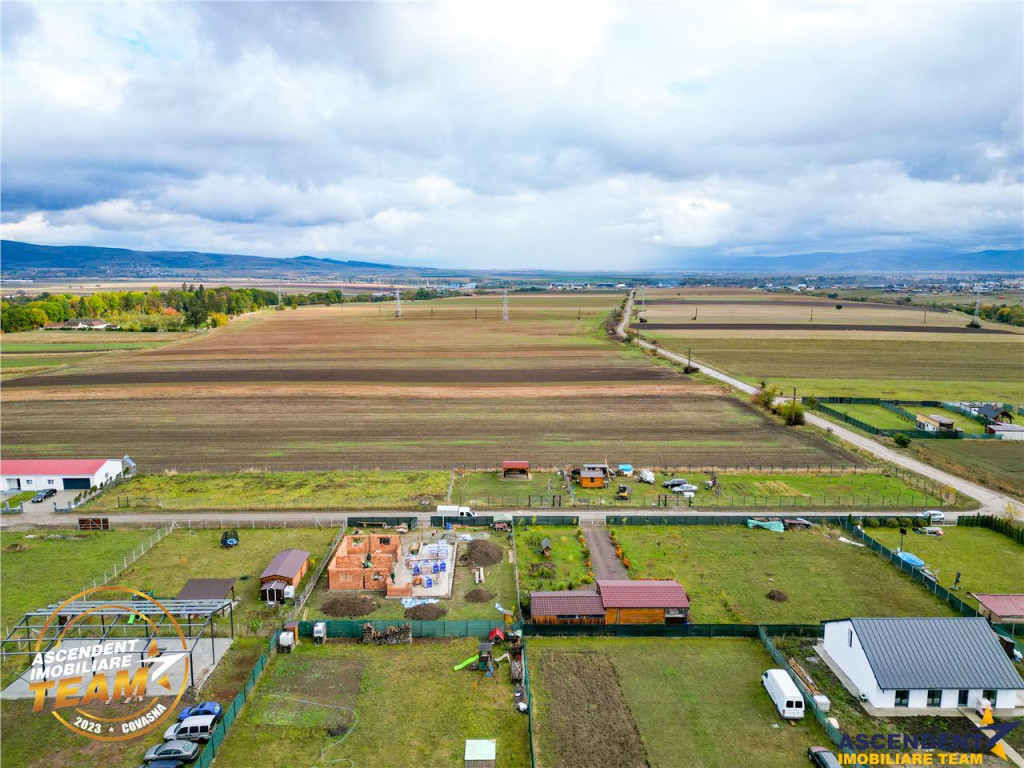FILM!Teren intravilan:loc cu liniste si perspectiva.Arcus,ap
