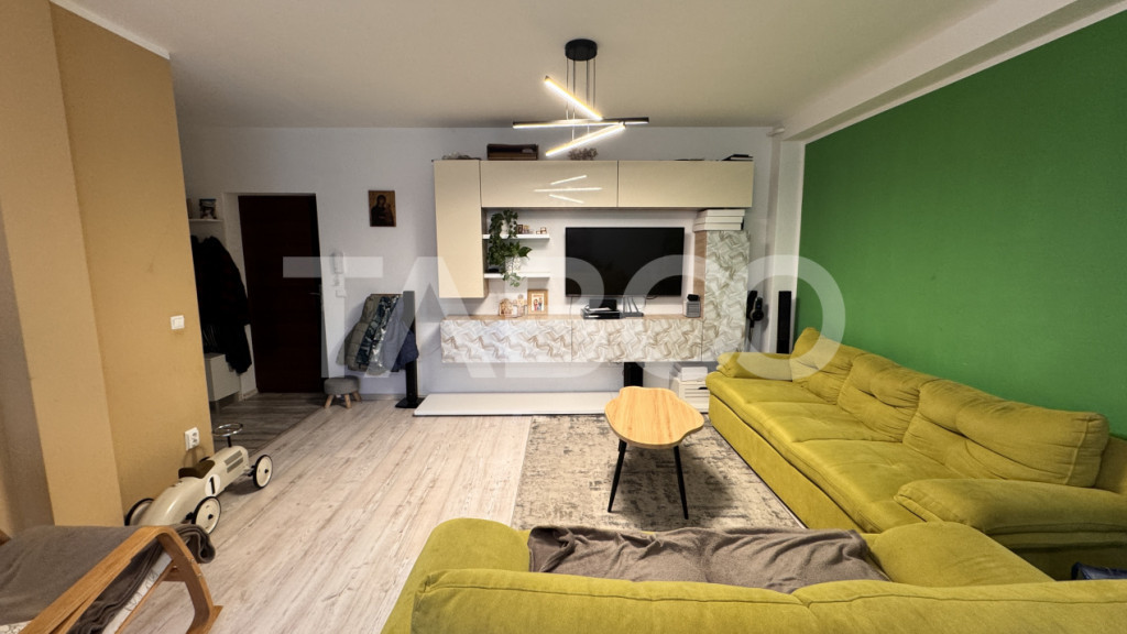 Apartament 3 camere de vanzare mobilat utilat 71 mpu City Re