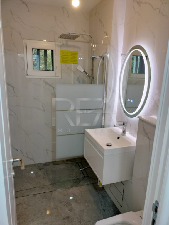 2 Camere , Semi-Decomandat , 7 minute metrou Piata Sudului