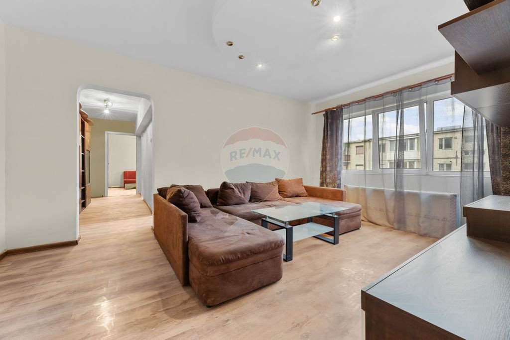 Apartament cu 3 camere de inchiriat in zona Fortuna