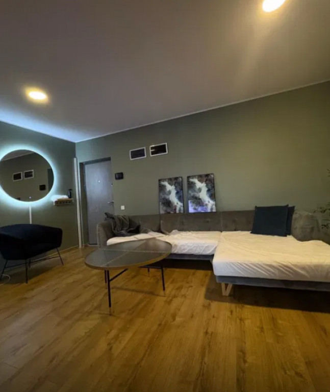 Apartament 3 camere, decomandat - zona Triaj