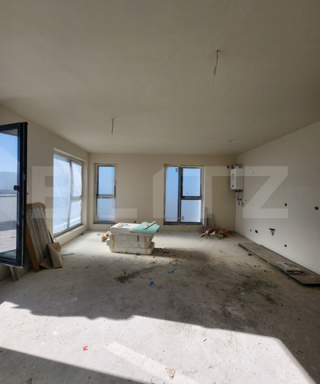 Penthouse de 2 camere, finisat, terasa, garaj, zona Somesulu