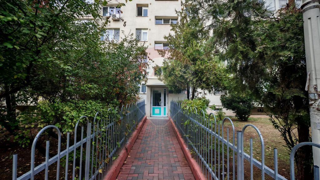 Apartament cu 2 camere de vanzare I Metrou 1 Decembrie 1918