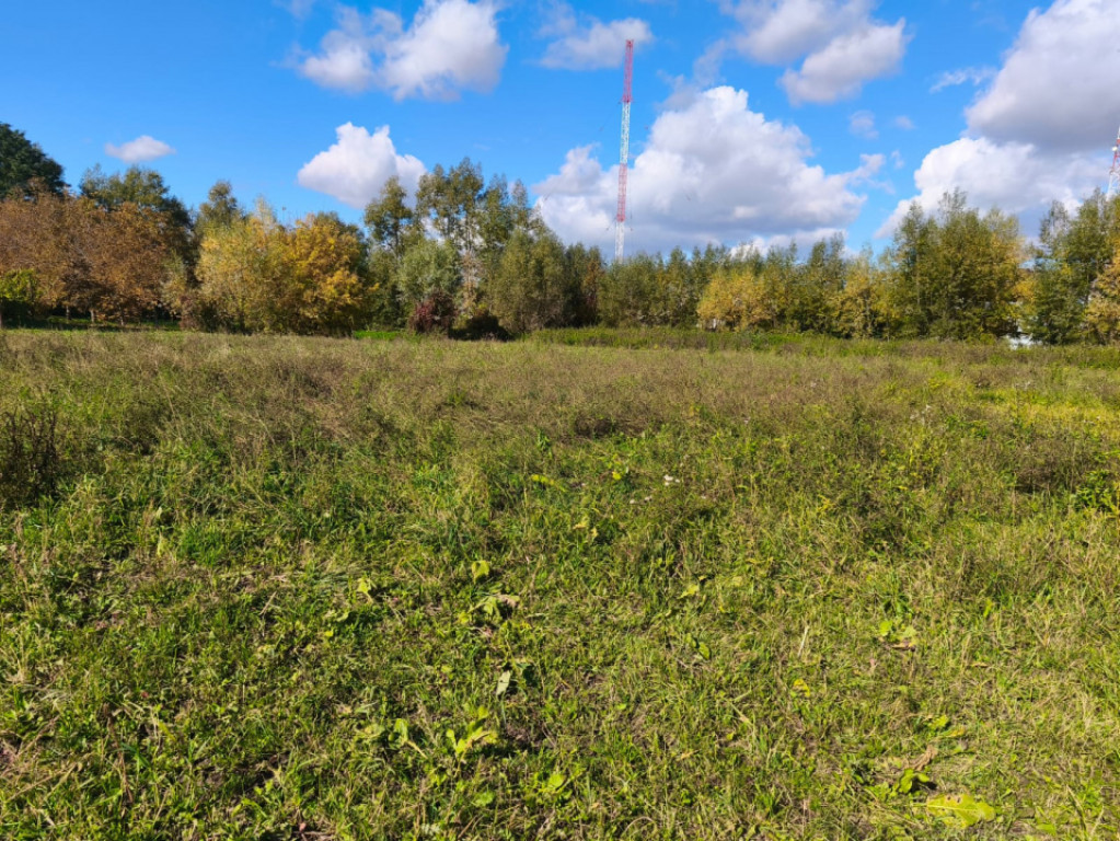 Teren intravilan, zona centrala , 2580mp, 70ml front la drum