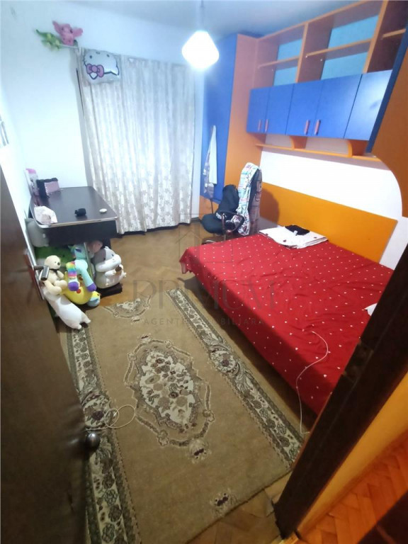 SAGULUI - ETAJ 1 - DECOMANDAT - 4 CAMERE - 2 BAI - 2 BALCOAN