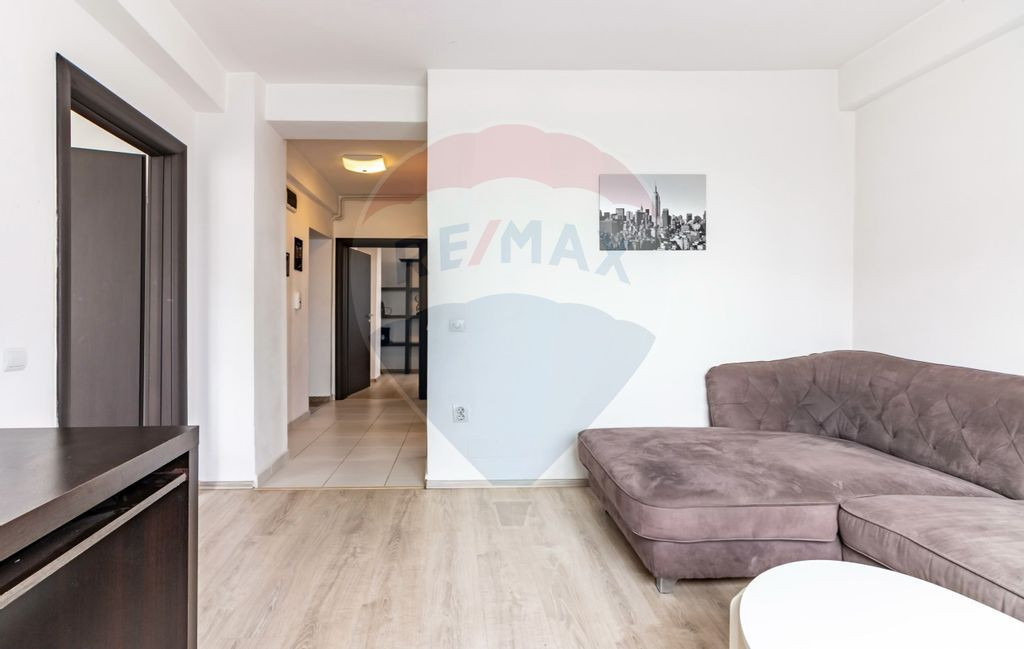 Apartament de vanzare cu 3 camere, în Bucurestii Noi, bl...