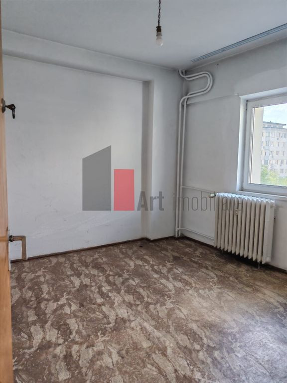 Apartament 3 camere Drumul Taberei langa metrou Valea Ial...
