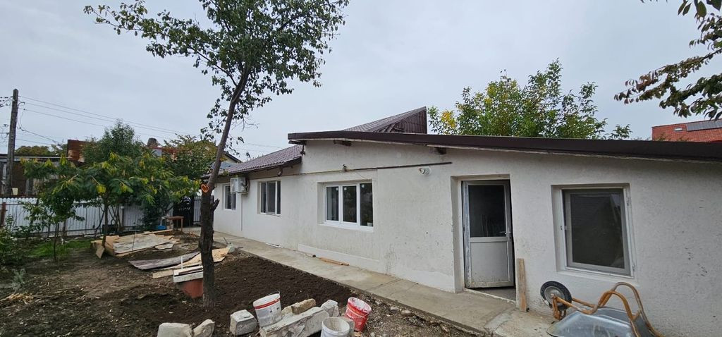 Casa centrala, recent reconsolidata – Strada Traian, Ga...