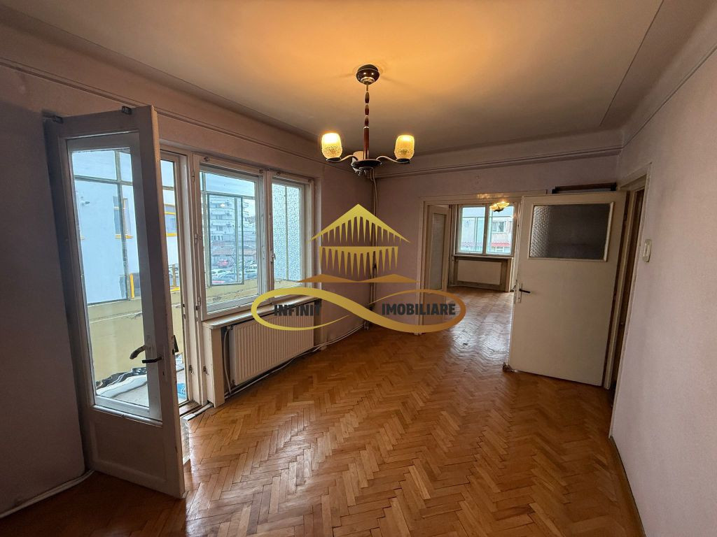 Apartament 2 camere central de vanzare Bacau