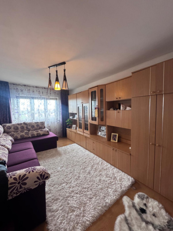 Apartament 2 camere, zona linisitita, Radauti