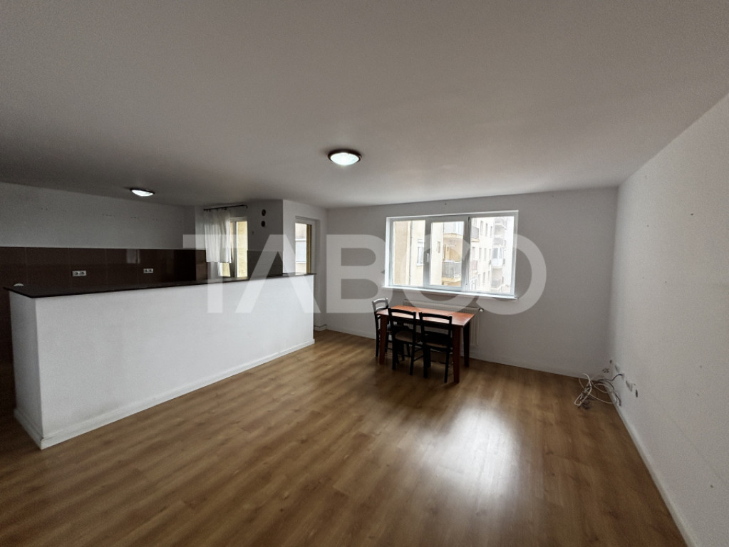 Apartament la prima afisare 82 mp 3 camere doua balcoane Zon