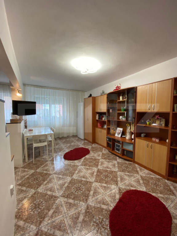 Apartament cu 2 camere, 55 mp, decomandat, în zona Bartolom