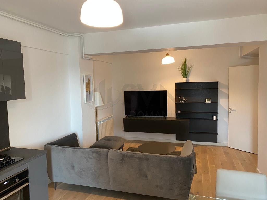Apartament - terasa 200 mp- complet cu vedere libera si parc