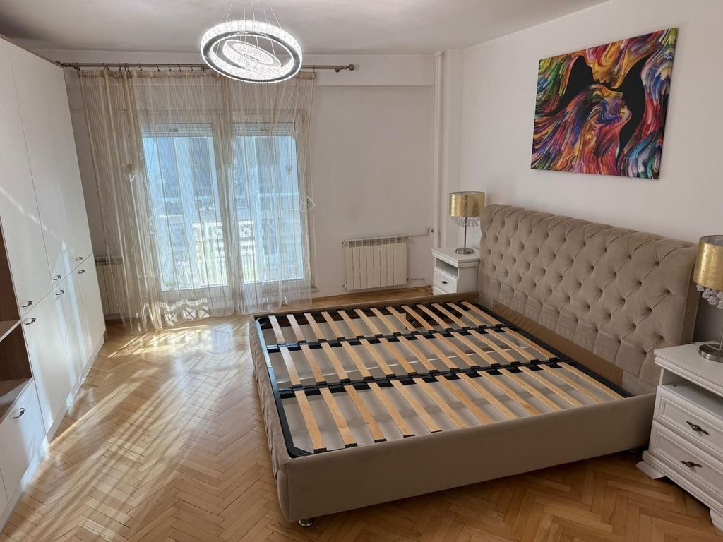 Apartament cu 3 camere - Bulevardul Burebista