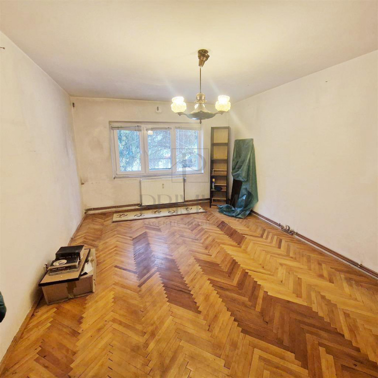 BUCOVINA - 3 CAM - 2 BAI - 1 BALCON - CENTRALA PROPRIE - ZON