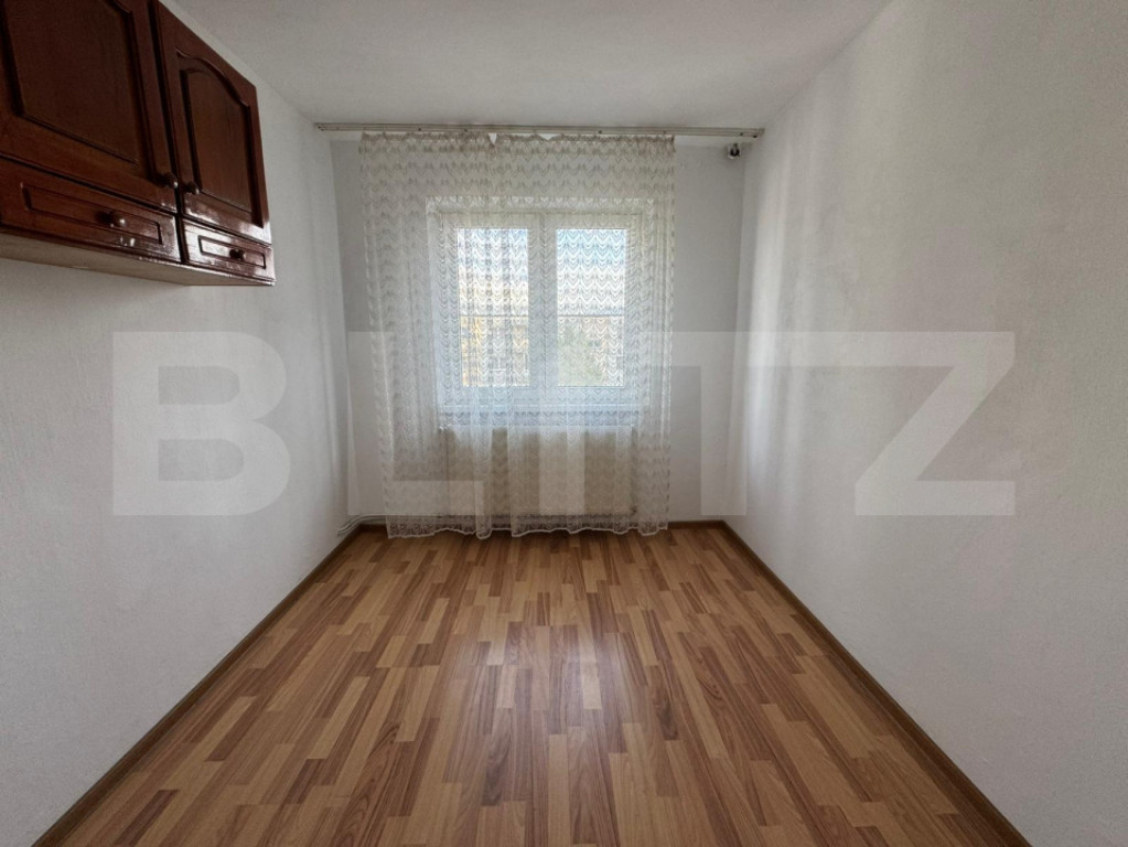 Apartament cu 3 camere, semidecomandat 47 mp