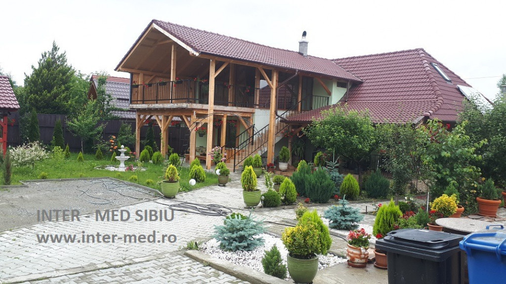 Apartament 3 camere la vila Tocile Sadu