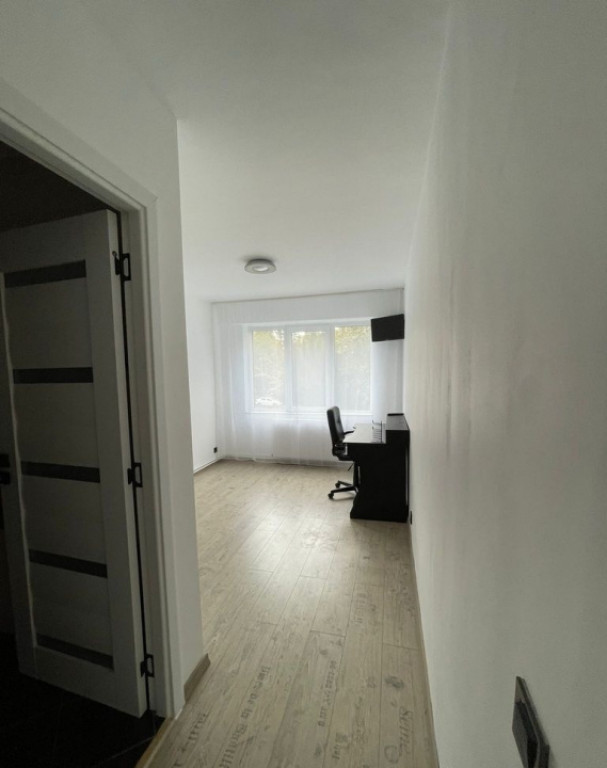 Apartament de 4 caere -Centrul Civic ( 108 MP + Boxa )