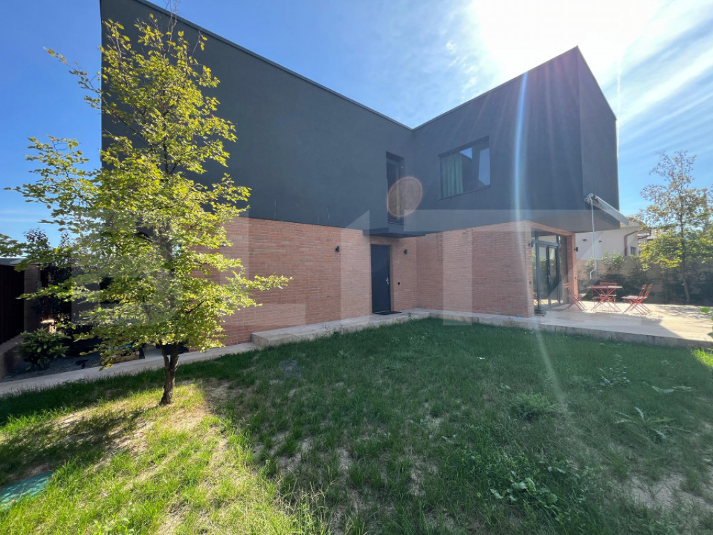 Casa 5 camere, 145 mp utili, curte proprie de 300 mp, Cartie